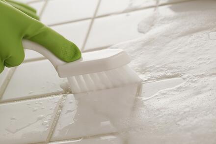 Comment nettoyer les joints de carrelage avec un nettoyeur
